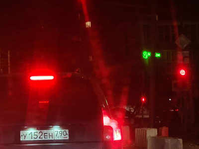 Водителей возмутил работающий светофор на перекрытом участке дороги в Рязани 