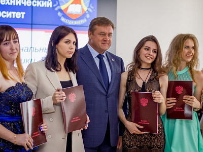 Студенты РГУ получили дипломы РГРТУ из рук Любимова