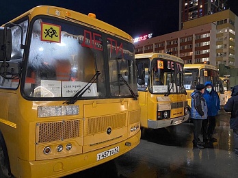 У вокзала Рязань-2 автобусы ждут эвакуированных из ДНР и ЛНР - 62ИНФО У вокзала Рязань-2 автобусы ждут эвакуированных из ДНР и ЛНР