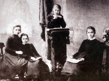 Рязанские гимназистки, около 1909 года.