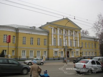 Рязанская гимназия. Построена в 1808-1815 годах. Сейчас—одно из зданий Политехнического института.