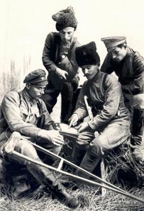 Чапаев и представители комсостава 25-й дивизии.