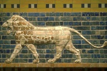 Солярный лев на воротах Иштар.