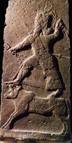 Громовержец Адду, верхом на небесной корове, символизирующей грозовую тучу.