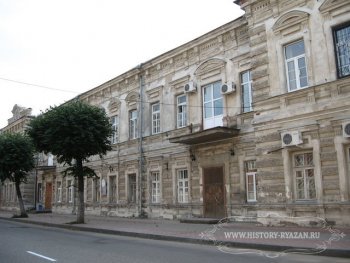 Дом «родовспоможения» им. купца С.А.Живаго на Дворянской (Полонского)  улице выстроен в 1901 г.
