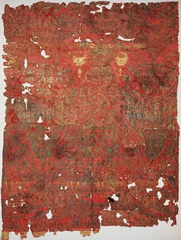 Фрагмент византийскойткани с двуглавым орлом.