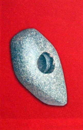 Каменный топор эпохи бронзы