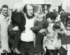 Александр Солженицын, 1974 год, аэропорт Цюриха, с женой и детьми сразу после депортации из СССР