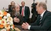 А. Солженицын беседует с В. Путиным (фото с dolboeb.livejournal.com/)