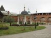 Зарайский кремль, памятник-надгробие святым благоверным князю Федору, княгине Евпраксии и их сыну Ивану