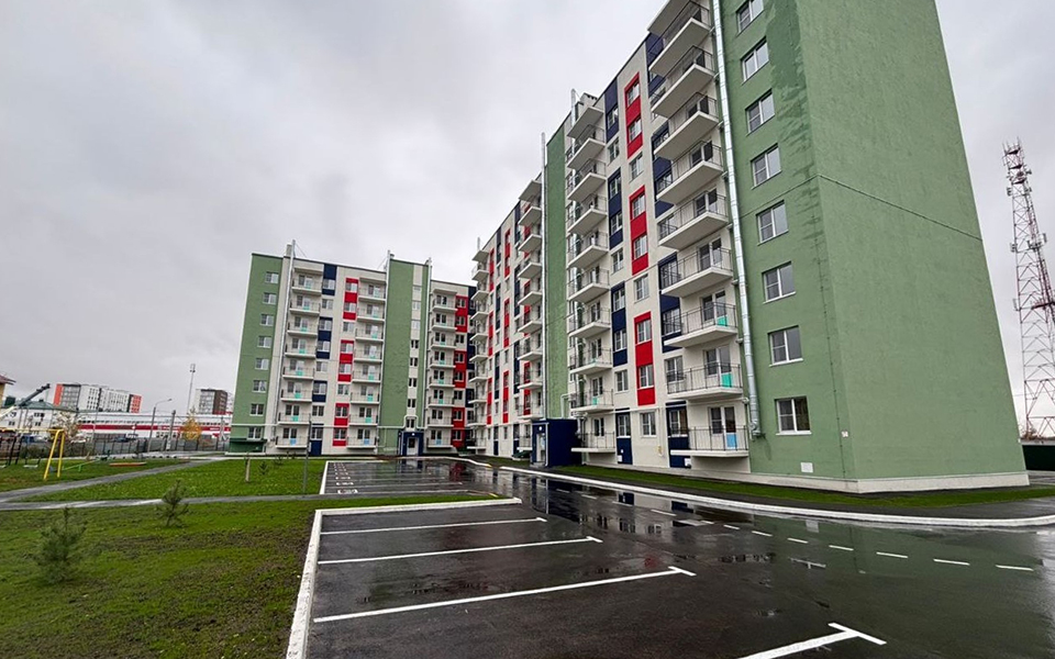 В Рыбном построили самый крупный дом для переселенцев - 62ИНФО В Рыбном построили самый крупный дом для переселенцев - 62ИНФО