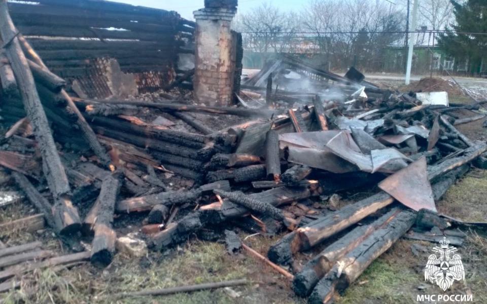 Пожар в Сараях уничтожил дом и две хозпостройки - 62ИНФО Пожар в Сараях уничтожил дом и две хозпостройки - 62ИНФО