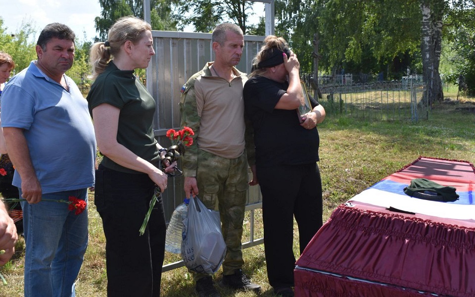 В Пителинском районе простились с героем СВО Владимиром Павкиным - 62ИНФО В Пителинском районе простились с героем СВО Владимиром Павкиным - 62ИНФО