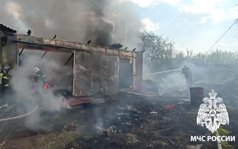 В Рязани потушили пожар на территории предприятия на Михайловском шоссе - 62ИНФО В Рязани потушили пожар на территории предприятия на Михайловском шоссе - 62ИНФО