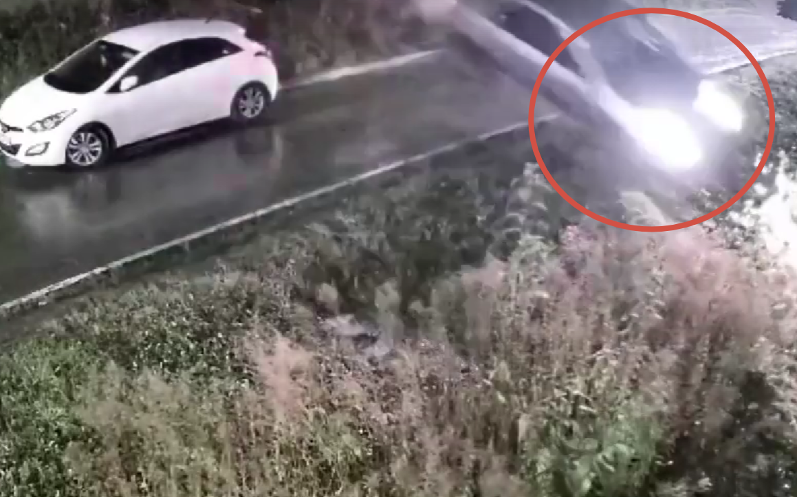 На улице Большой в Рязани легковушка врезалась в стену, пролетев над дорогой  - 62ИНФО На улице Большой в Рязани легковушка врезалась в стену, пролетев над дорогой  - 62ИНФО