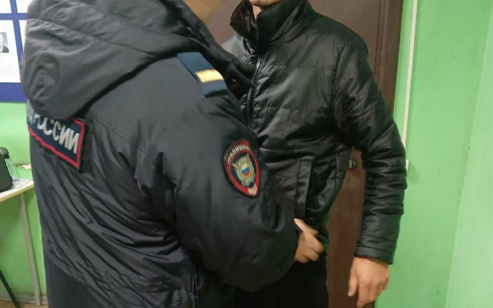 Грабителя и разбойника депортировали из России - 62ИНФО Грабителя и разбойника депортировали из России - 62ИНФО