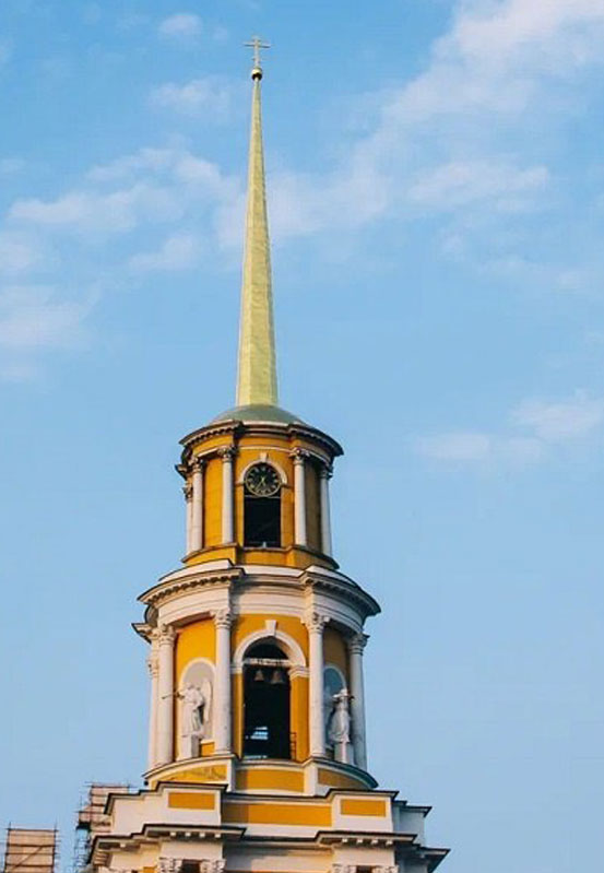 Соборный сквер у кремля