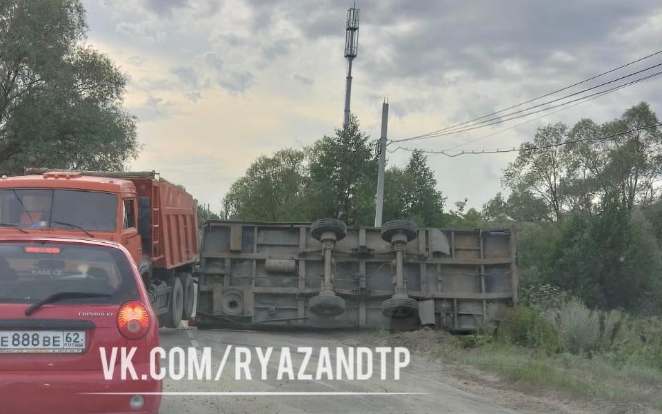 Перевернулся камаз сегодня