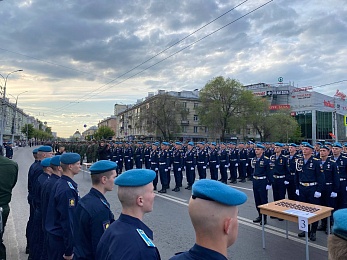 В Рязани встретили с парада Победы в Москве курсантов училища ВДВ