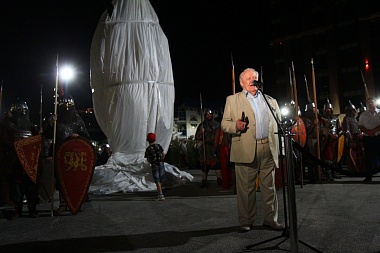 Памятник Олегу Рязанскому открыли в Рязани на Бульваре Победы