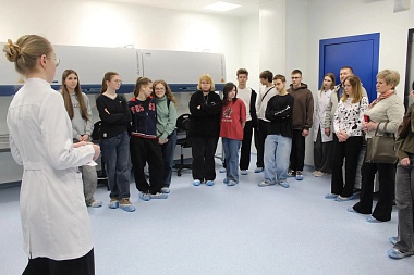 Школьники из Рязанской области побывали на строящемся фармацевтической компанией «ОКТАФАРМА-ФАРМИМЭКС» заводе