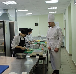 Студентов Ряжского колледжа научили готовить уху по-рязански