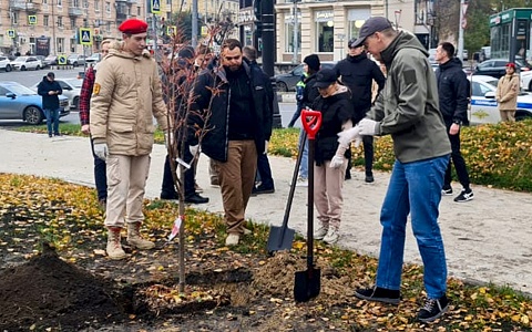 В Рязани высадят более 4000 деревьев и кустарников В Рязани высадят более 4000 деревьев и кустарников