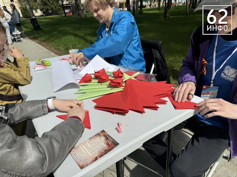 Мастер-классы и выставки: в Кремлевском сквере Рязани отмечают День Победы - 62ИНФО