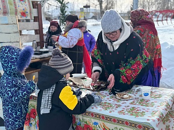 Жгли чучело и лазили на столб: в Рязанской области отметили Масленицу