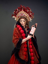 В Москве показали модный образ в рязанском кокошнике