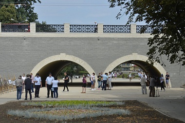 В Рязани в День города официально открыли «современный и удобный» мост через Лыбедский бульвар