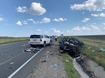 В массовом ДТП с участием Cadillac в Пронском районе погиб человек 