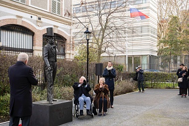 Рязанский митрополит Марк принял участие в открытии памятника Пушкину в Париже