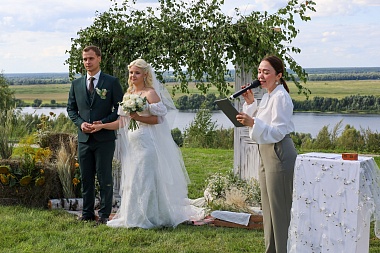 Огненные пары августа: Рязанский ЗАГС показал фото свадеб 