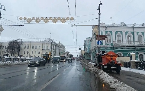 Из Рязани вывезли сотни кубометров снега