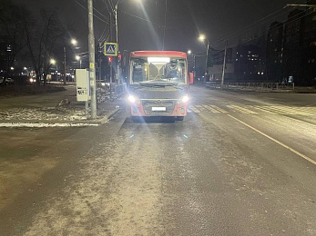 Маршрутка сбила 9-летнего и 35-летнего пешеходов в Рязани