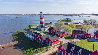 Фотографы сняли пик половодья в рязанской рыбацкой деревне 