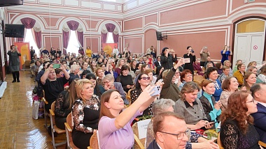 В РГУ имени Есенина провели концерт в честь 8 марта