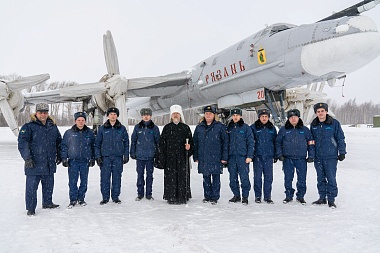  Митрополит Марк освятил стратегический ракетоносец Ту-95 «Рязань»