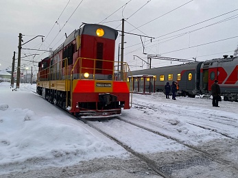 На рязанских железнодорожных вокзалах идёт уборка снега