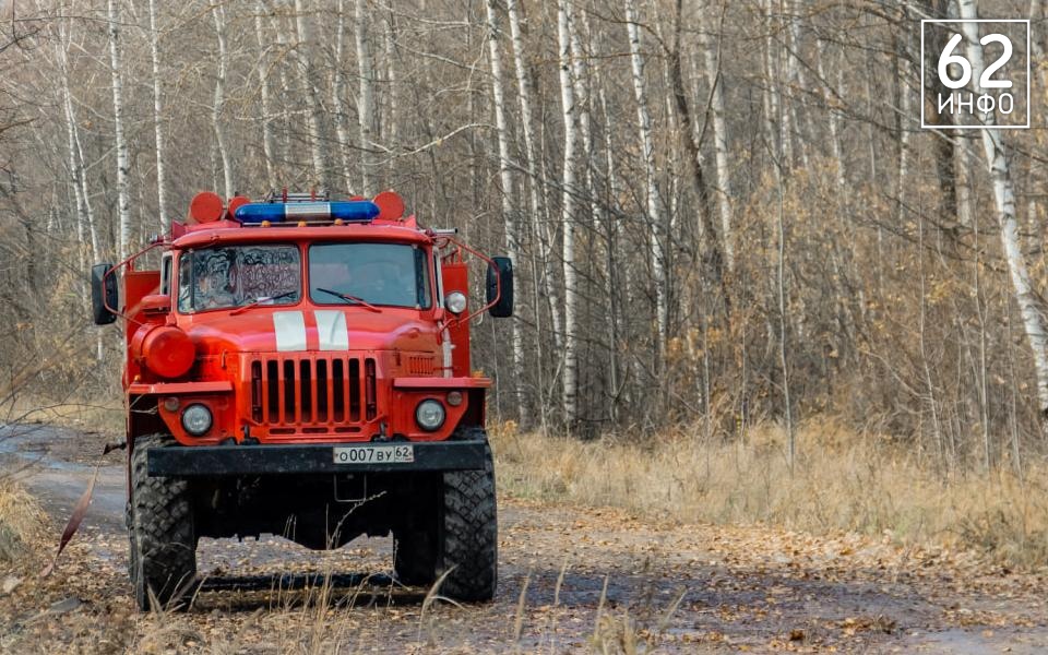 Грузовик сгорел глубокой ночью в Сапожке - 62ИНФО