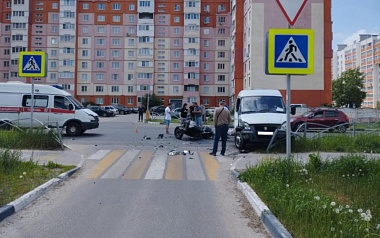 Опубликованы фото с места смертельного ДТП с мотоциклом на улице Песоченской 