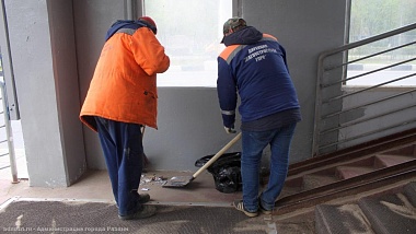 После жалоб рязанцев переход у «Таможни» отчистили от надписей вандалов - 62ИНФО После жалоб рязанцев переход у «Таможни» отчистили от надписей вандалов