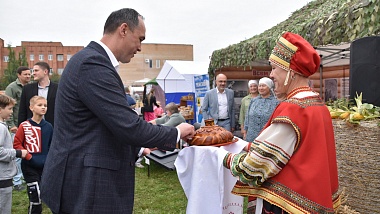 Рекордный урожай и праздник: в Рязанской области прошли «Спожинки»