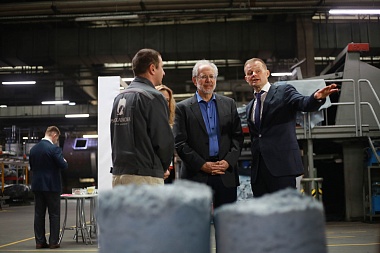 Американскому специалисту по бережливому производству показали работу кожзавода 