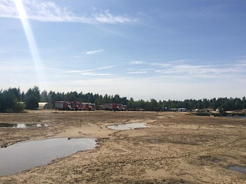Фоторепортаж: лагерь пожарных в зоне ЧС — Деулино Рязанского района