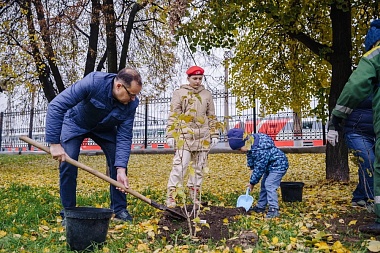 Депутаты Рязанской облдумы приняли участие в акции «Единый день озеленения»