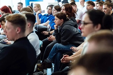 Павел Малков встретился с молодыми учеными