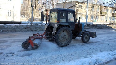 В Рязани спецтехника продолжает убирать пыль и мусор
