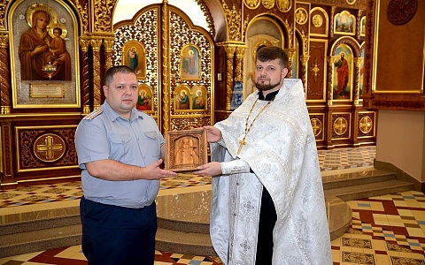 Сотрудники УФСИН передали икону в рязанский храм Сотрудники УФСИН передали икону в рязанский храм